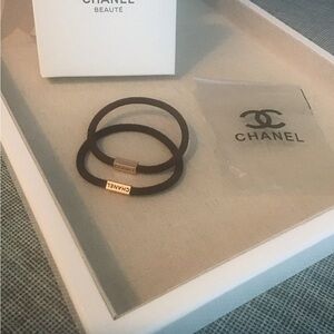 CHANEL BEAUTE) Black Hair Ties with Gold Accents.Brand New Beautiful hair ties